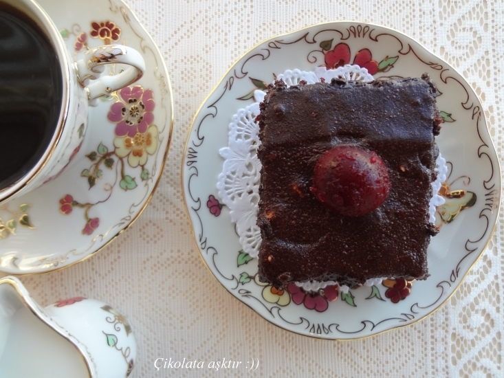 Vişneli Çikolatalı Kolay Browni - Resim : 2